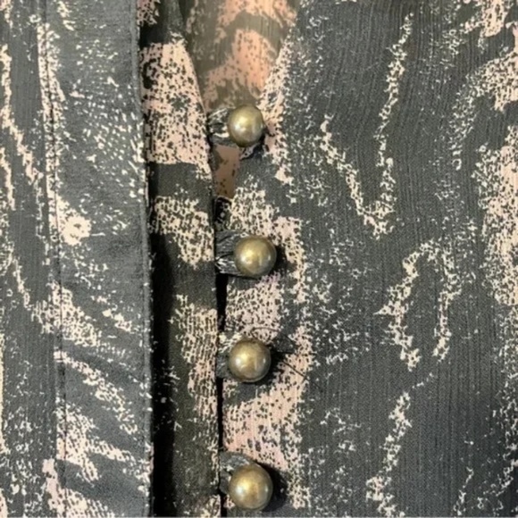 Topshop | Black Pink Abstract Button Front V-Neck Long Sleeve Blouse, Size 4 - Picture 2 of 8